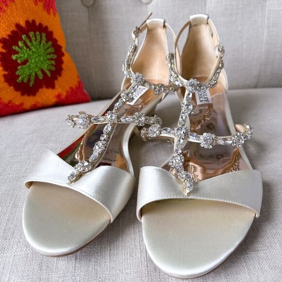 Badgley Mischka Cream Rhinestone Terry Wedge Sandals Size 10 - Picture 4 of 12